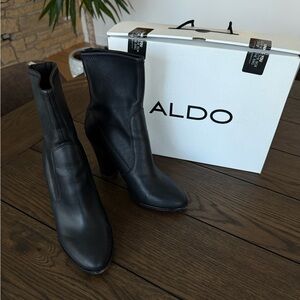 Toxologo Black Ankle Boots